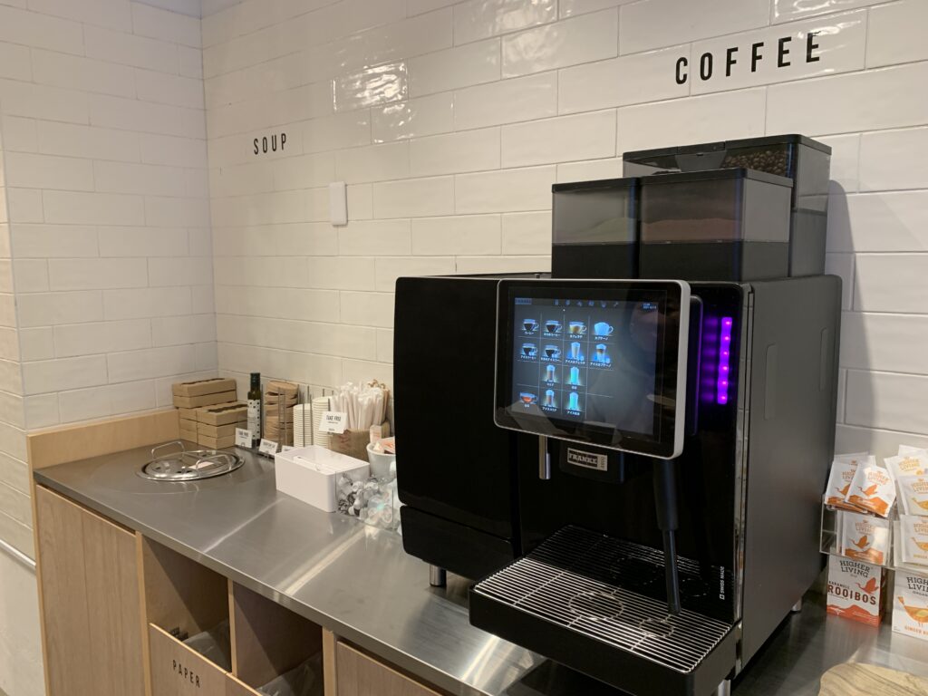 コーヒーはセルフ